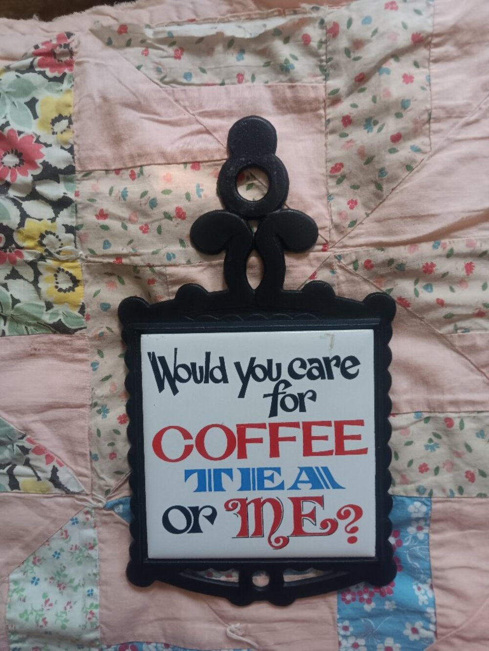 Vintage kitchen trivet ir wall plaque